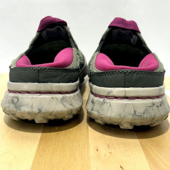 Merrell Gray and Pink Quilted Flats NWOT - Picture 9 of 11
